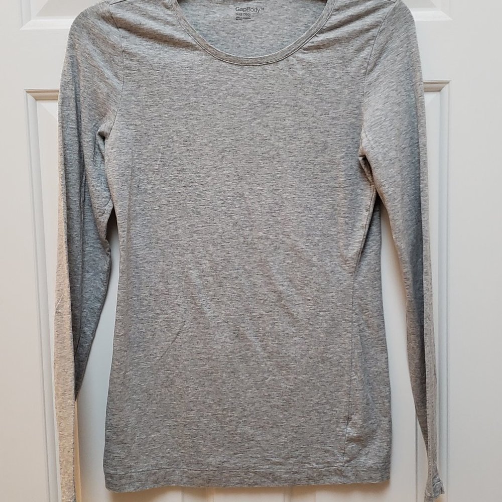 GapBody Long Sleeve T Shirt - Medium - Light Gray